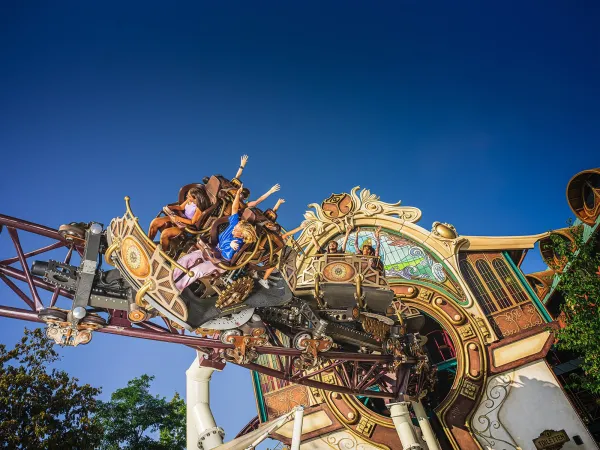 Attraction Ride to Happiness