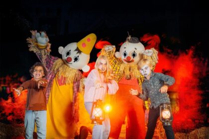 Décor et ambiance d'Halloween à Plopsaland Belgium